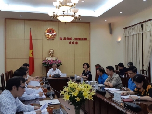 Không tăng lương tối thiểu vùng năm 2021