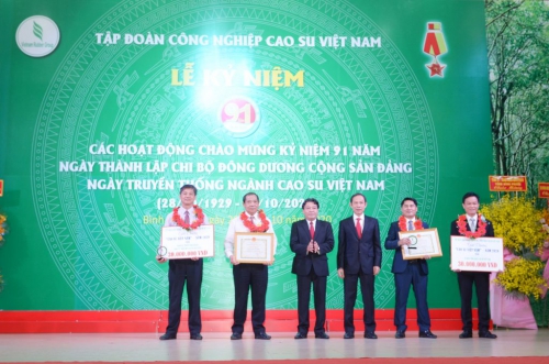 Ban hành quy chế trao tặng giải thưởng “Phú Riềng Đỏ”