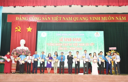 Vinh danh 261 Công nhân Cao su Việt Nam ưu tú