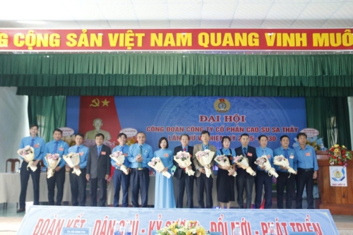 Ông Tạ Thúc Bình tái đắc cử Chủ tịch Công đoàn Công ty CP Cao su Sa Thầy